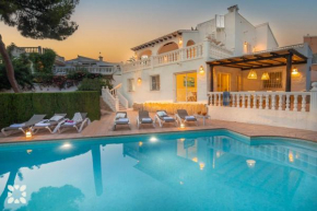 Villa Del Mar by Abahana Villas